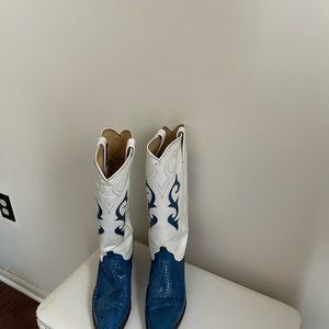 Leather Cowboy boots white leather blue snake skins.